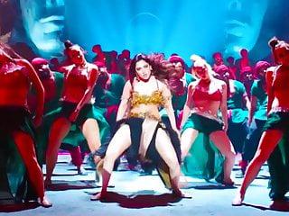 Englische tamannaah Zara auf dem sofa