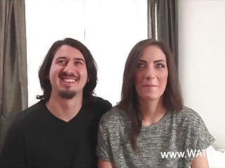 Cuckold - er fickt seine Freundin und er fickt sie