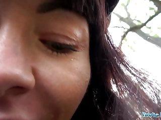 Public Casting - Sperma für sexy Brünette