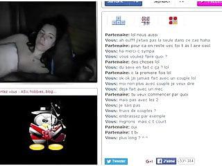 Willige Flittchen mit geilen Titten spielen am Strand