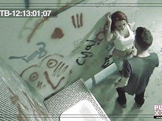 Fick mich auf der öffentlichen Toilette