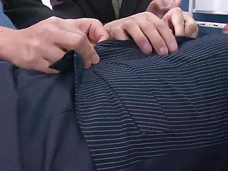 Geschäftsmann kann der heissen Sekretärin nicht widerstehen