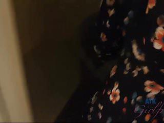 Gina Valentina wartet auf dich im Hotelzimmer