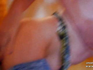 Amateurin wird in den Arsch gefickt