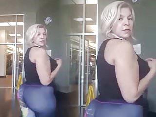 Diese Schlampe hat einen fetten Arsch