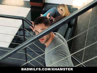 Böse Mütter - Teen teilt ihren Freund mit Stiefmutter