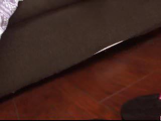 Japanerin Yuki Mitsui in der missionarsstellung gefickt