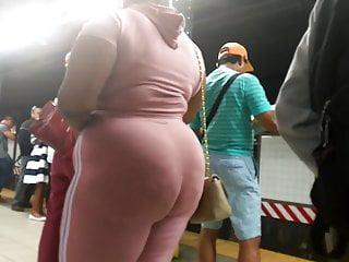 Fetter Arsch in Pink beim Casting