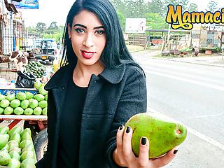 Hübsche Latina wird nach der Arbeit gefickt