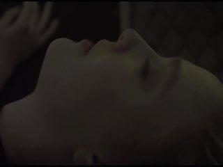 Dakota jeames und Zoe woodz lecken sich