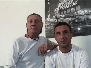 Demi Delia liebt ältere Schwänze in ihrer alten Möse