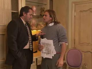 Er fickt sie schnell in den Arsch