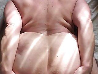 Pakistantisches doggygeficke von hinten in der hündchenstellung