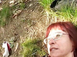 Sex in der waldhündchenstellung mit meiner sexy rothaarigen Freundin - Sex im Wald